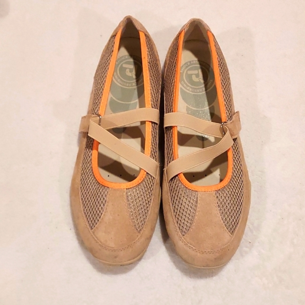 NWOT Women's Propet Zig Zag Taupe  Leather Mary Jane Suede Flats Size 9.5